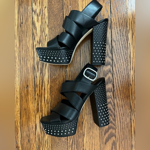 Michael MICHAEL KORS Leather Mila Platform Studded Pump 6.5 - Picture 3 of 9